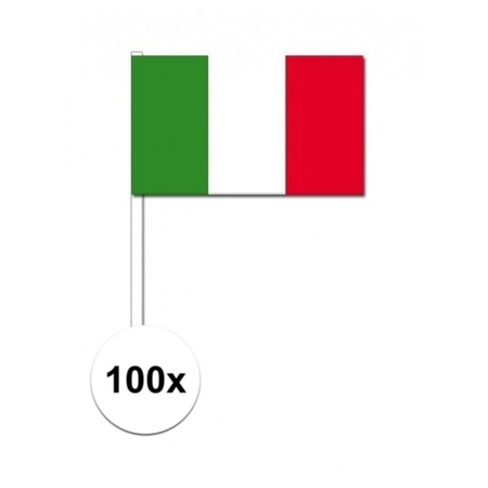 100x Italiaanse zwaaivlaggetjes 12 x 24 cm