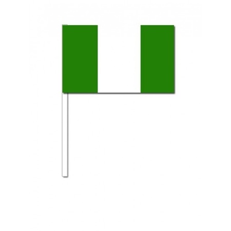 100x Nigeriaanse zwaaivlaggetjes 12 x 24 cm