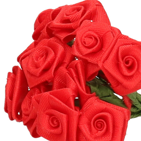 4x Red satin roses