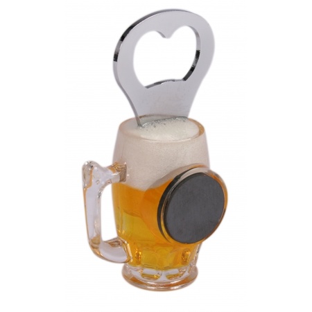 Beeropener with magnet