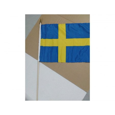 Luxe zwaaivlag Zweden - 30 x 45 cm - op stok - landen versiering