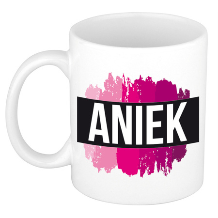 Naam cadeau mok / beker Aniek  met roze verfstrepen 300 ml