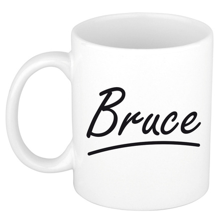 Name mug Bruce with elegant letters 300 ml