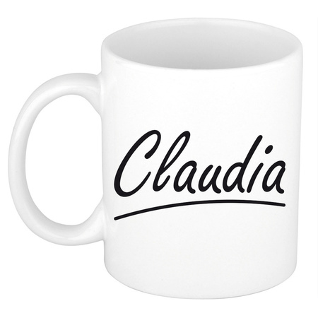 Naam cadeau mok / beker Claudia met sierlijke letters 300 ml