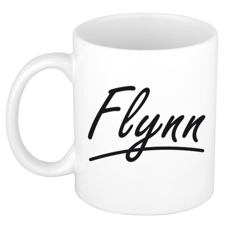 Naam cadeau mok / beker Flynn met sierlijke letters 300 ml