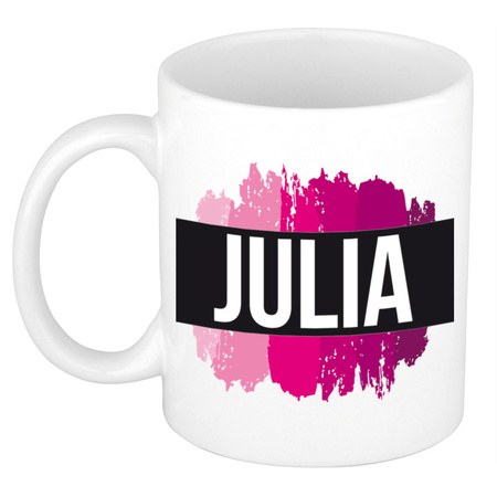 Naam cadeau mok / beker Julia  met roze verfstrepen 300 ml