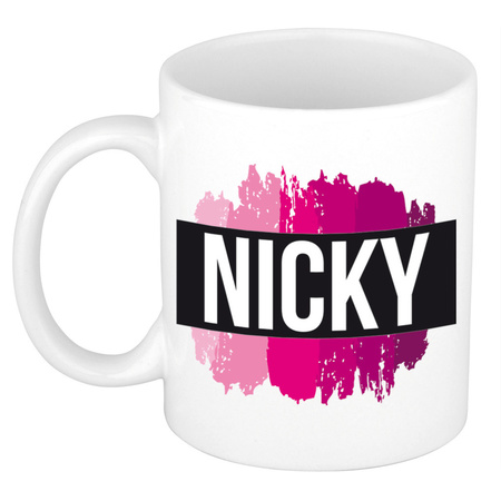 Naam cadeau mok / beker Nicky  met roze verfstrepen 300 ml