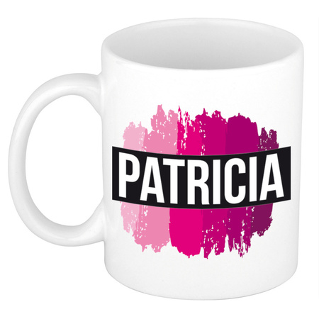Naam cadeau mok / beker Patricia  met roze verfstrepen 300 ml
