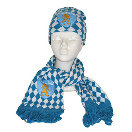 Oktoberfest scarf and hat
