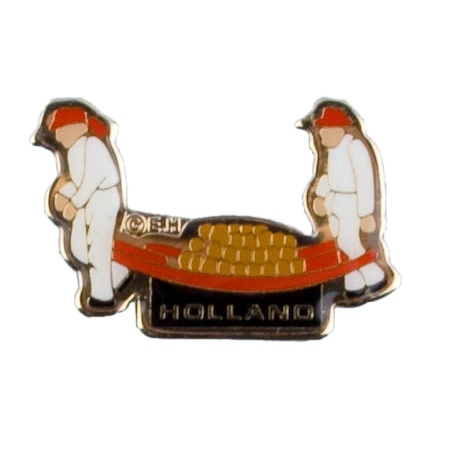 Kaasdrager souvenir pin