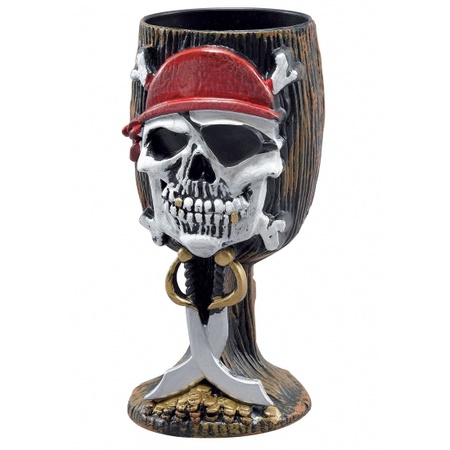 Pirate goblet with skull