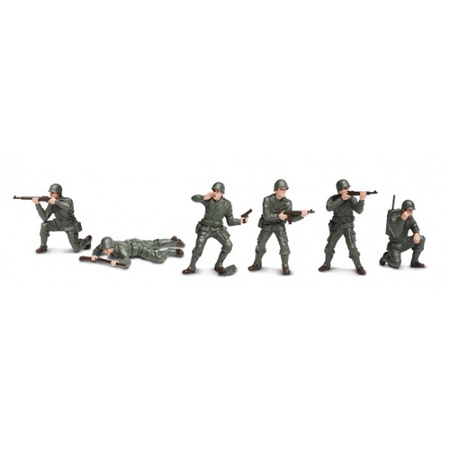 Plastic toy soldiers 6 pieces