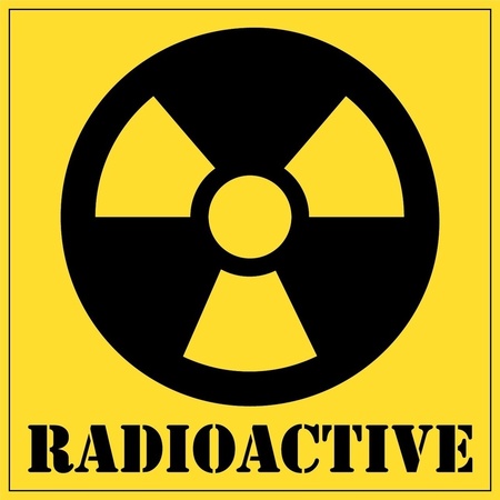 Halloween decoratie radioactief / radioactive sticker 10,5 cm